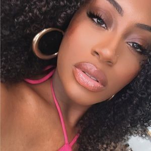 Meet your Posher, Ernestine